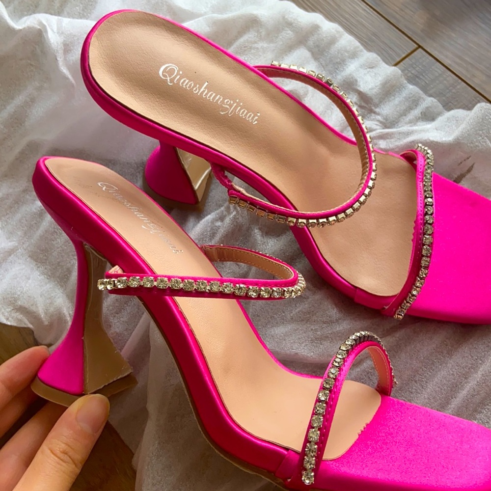 Martini heels in hot pink